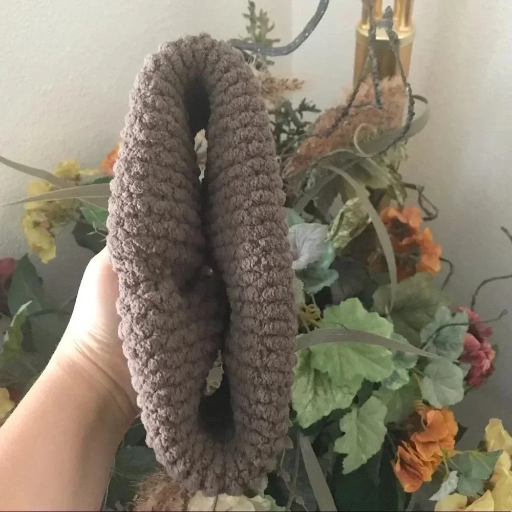 Hand knit neck  warmer for 0-12 months​ - Picture 3 of 5